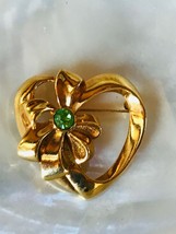 Estate Avon Signed Open Goldtone HEART with Ribbon &amp; Green Rhinestone Pin Brooch - £8.30 GBP