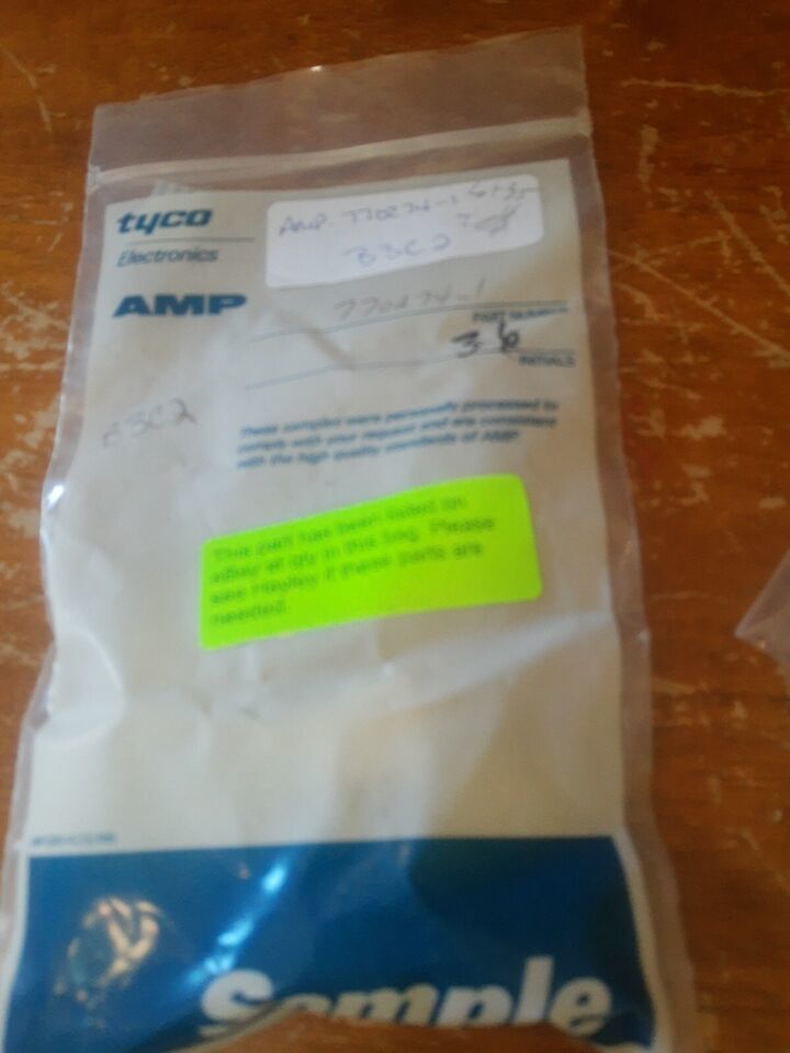 NEW LOT Of 35 Wire to Wire Housing Connector .062 Receptacle  # AMP 7702... - $15.19