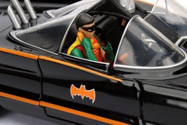 Batman TV Series Batmobile and Batman &amp; Robin Figurines 1/24 Scale Diecast Model - £35.60 GBP