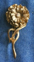 Iridescent Rhinestone Textured Gold-tone Flower Brooch 1970s vintage 2 3/4&quot; - £9.61 GBP