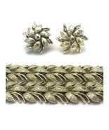 Vintage Coro Pegasus Jewelry Set Textured Florentine Gold Tone Bracelet ... - $61.12 CAD