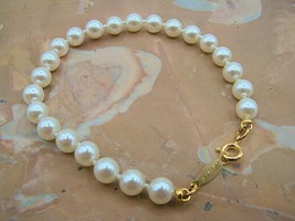 Napier Faux Pearl Gold Tone Bracelet 6 3/4&quot; Delicate Fashion Vintage Elegant - £15.08 GBP