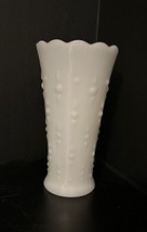 Vintage White Milk Glass Vase Dots &amp; Arrows Teardrop ANCHOR HOCKING 7 1/4&quot; - $9.46