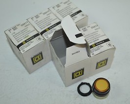 Square D Illuminated Yellow/Amber Push Button Lot of 5 Model# D8A - $47.76