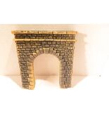 0/027 TUNNEL PORTAL- 9 X 10&quot;- SIMULATED STONE FACADE - EXC - B15 - $13.24 CAD