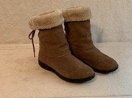 MINT! White Mountain &#39;Thumper&#39; Women&#39;s Boot Suede Leather 6 Bootie Tan Brown - £11.75 GBP
