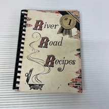 River Road Recipes Cookbook Paperback Book Junior League Of Baton Rouge 1986 - £14.92 GBP