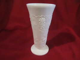 Harvest Grape Milk Glass Vase, 8&quot; Grapevine Design Vase, Milk Glass Foot... - $35.00