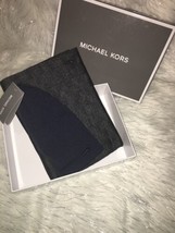 Michael Kors Men&#39;s Reversible Scarf and Hat Set LOGO Navy/Grey new in Box $90  - £23.34 GBP