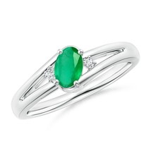 Authenticity Guarantee

ANGARA Emerald and Diamond Split Shank Ring in Sterli... - £226.64 GBP+