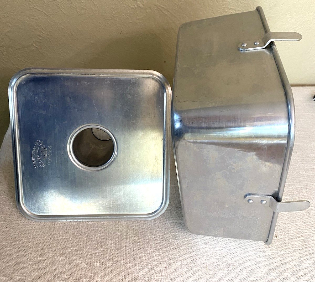 VINTAGE 2 Pc. COMET Aluminum Square Angel Food Cake Pan W Feet 9" X 9" X 4" USA Item image 5