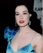 Dita Von Tesse in fur 8x10 photo G4049 - £8.02 GBP