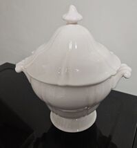 Ivory White Ironstone Ceramic Soup Tureen w/ Original Lid - $24.11