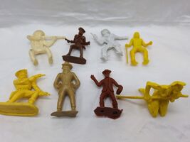 Lot Of (8) Vintage 1960s Cowboy And Indians Brown Yellow White Toys 2&quot; - $203.25 MXN