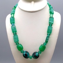 Kelly Green Art Glass Beads Necklace, Bright Springtime Vintage Lampwork - £47.93 GBP