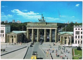 Postcard Berlin Brandenburger Tor Gate, Pariser Platz Germany - $3.95