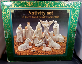 Vintage Caffco 13 Piece Hand Painted White Gold Porcelain Nativity Set - £62.14 GBP