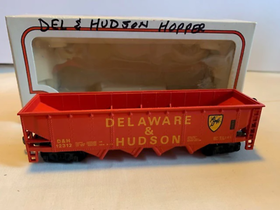 Bachmann 4-Bay Red Open Hopper Train Car Delaware &amp; Hudson D&amp;H #12312 HO... - $11.40