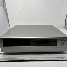 Sanyo MBC 555 Vintage Personal Computer Powers On As Is Parts - £86.84 GBP