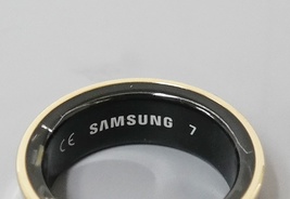 Samsung Galaxy Ring Size 7 - Titanium Gold SM-Q507NZKAXAR image 4