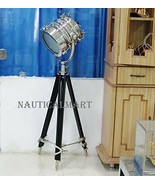 NauticalMart Industrial Vintage Searchlight With Tripod Floor Lamp - $6,138.99 MXN