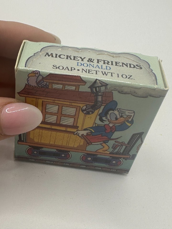 Vintage 1990 Avon Mickey &amp; Friends Donald Duck Soap 1oz Disney NOS - $7.03