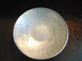 VINTAGE Hand Hammered Forged Bowl Aluminum Wheat Pattern 7” - £4.72 GBP