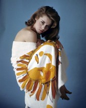 Jane Fonda drapes towel around bare shoulders 1965 Cat Ballou 4x6 inch photo - £4.78 GBP