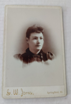 Vintage Cabinet Card Portrait of Woman by G. W. Jorns in Springfield, Illinois - £14.32 GBP
