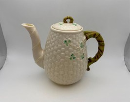 Belleek SHAMROCK Coffee Pot with Lid - $1,617.91 MXN