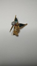 Vintage 1980&#39;s Green Enamel Hummingbird Pin Rhinestone Eye Gold Tone - £8.69 GBP