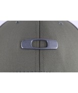 Vintage Oakley Spell Out Metal O Logo Stretch Fitted Hat Cap Green Size S/M - €59,65 EUR