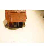HO  TRAINS - BUILT UP STORAGE BUILDING - NICELY DETAILED-  PICS - S31J - $98.17 MXN