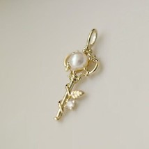 9ct Solid Gold Fairytale Pearl Key Charm Pendant- Disney, gift, 9K Au375 - £82.27 GBP