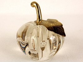 Ribbed Clear Glass Apple Paperweight, Brass Leaf &amp; Stem, Controlled Bubble Art - £23.08 GBP