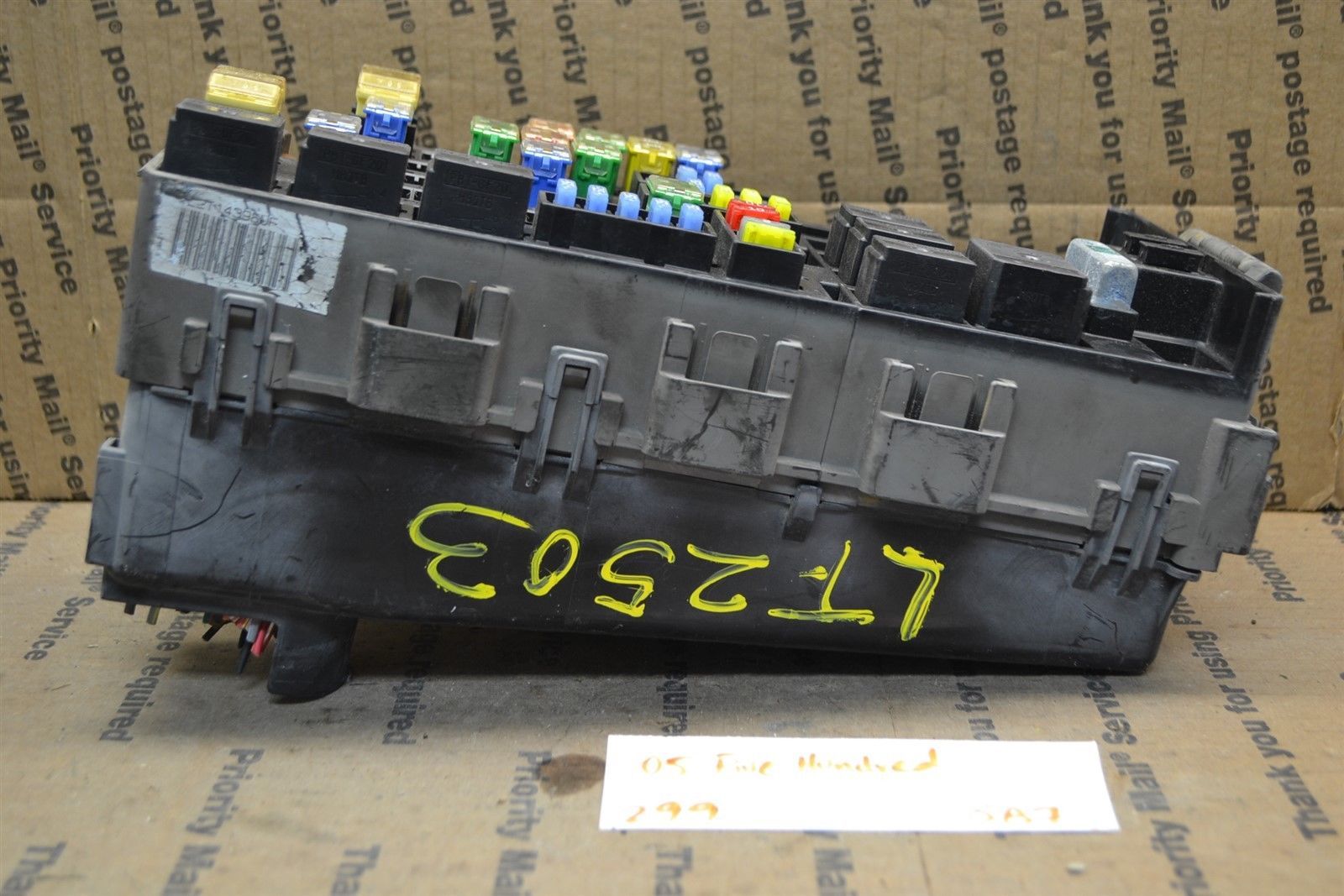 2005 Ford Five Hundred Fuse Box Junction OEM 71543176 Module 2995B7
