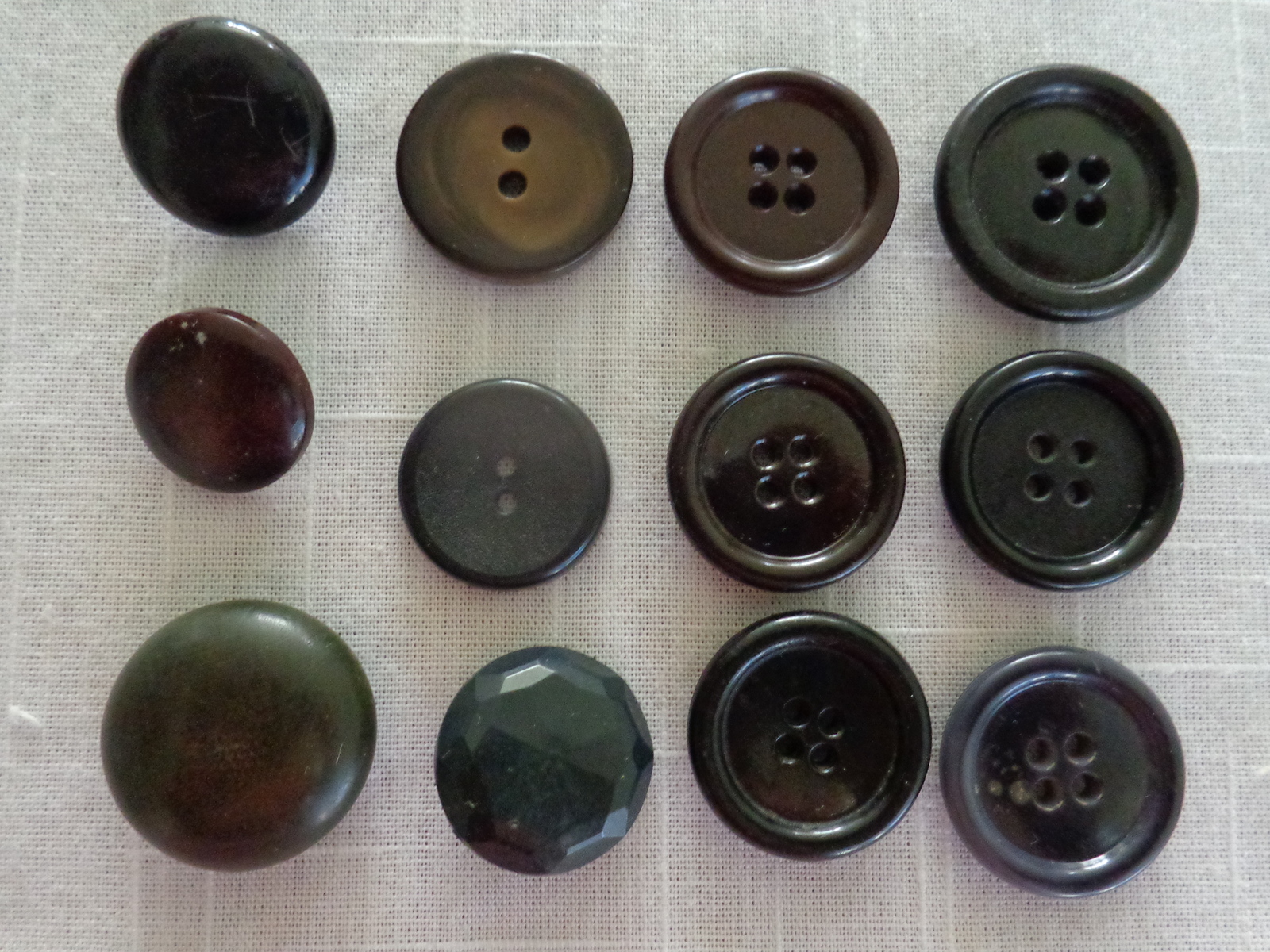 Buttons Black/Brown Larger Mixed lot of 12 Vintage (#3813) - $10.99