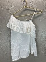 Abercrombie &amp; Fitch Embroidered Ruffle One Shoulder Top XS Extra Small - $25.49 CAD