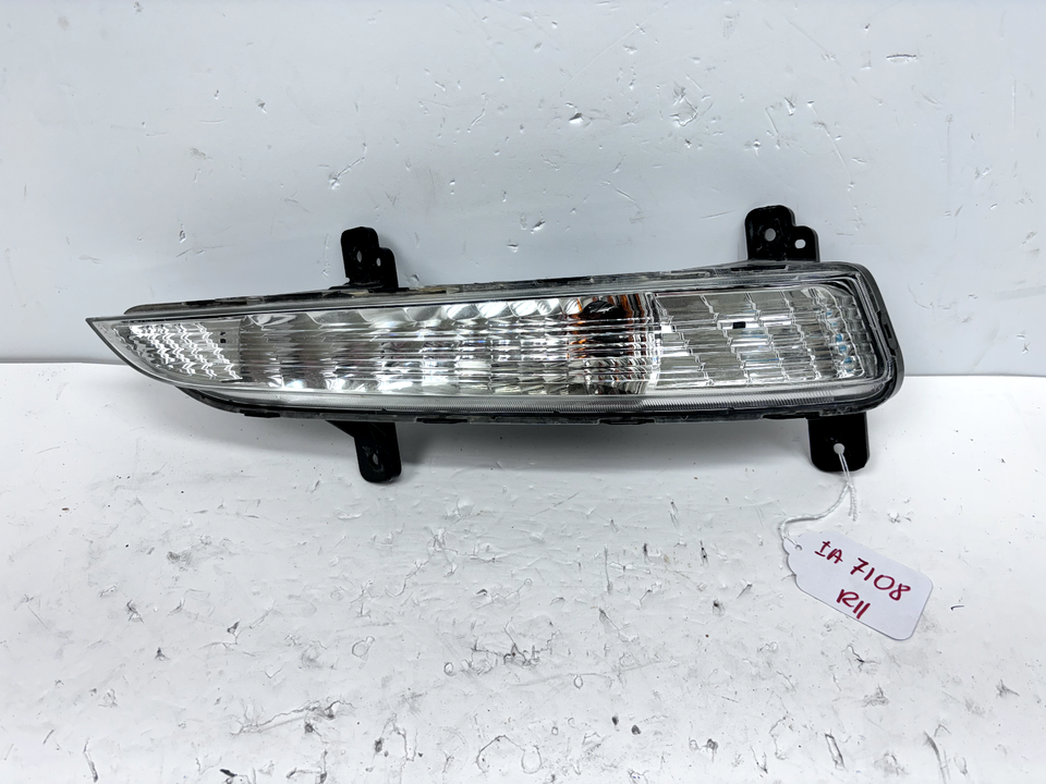 2013 2014 2015 2016 2017 chevy traverse halogen turn signal right oem fo... - $65.00