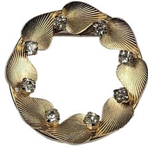 Vintage Etched Gold Tone White Rhinestone Wreath round Circle Pin Brooch  - £3.97 GBP