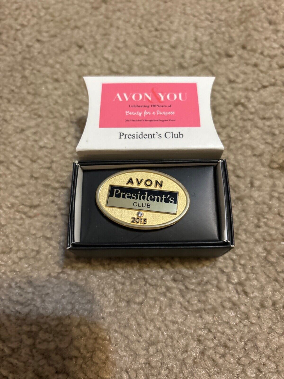 Avon 2015 Represenative President's Club Pin Gold Tone In Original Box! - £4.70 GBP