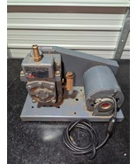 Welch Duo-Seal 1400 Belt Drive Rotary Vane Vacuum Pump / 30 DAY GUARANTEE - $765.00