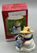 Ornament Hallmark Snow Buddies #4  Raccoon Apple QX6972 Signed Tammy Haddix 2001 - £5.98 GBP