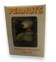 Vtg PEANUTS Willitts Charles M.Schulz SNOOPY Ceramic Figurine Tennis Style 9464 - £26.37 GBP