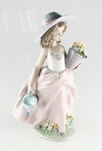 LLADRO &quot;A Wish Come True&quot; 7676 Girl with Flowers and Watering Can Retired - $4,864.00 MXN