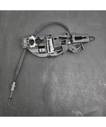 2018 - 2023 CHEVROLET TRAVERSE REAR RIGHT SIDE DOOR HANDLE BRACKET OEM - $524.01 MXN