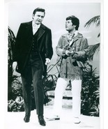 Photo ~ JOHNNY CASH  with Don Ho ~ Black and White ~ 8 x 9 ~ Glossy ~ Ci... - £2.45 GBP
