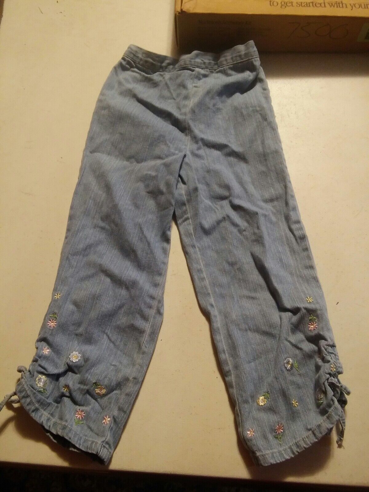 000 Cute Girls Kids Headquartes Size 6 Tie At Ankle Jeans Flowers - $2.99