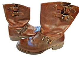 Frye Men&#39;s Brown Wayde Engineer Boots  10.5 M 5110-700 Buckles Distressed - $128.69