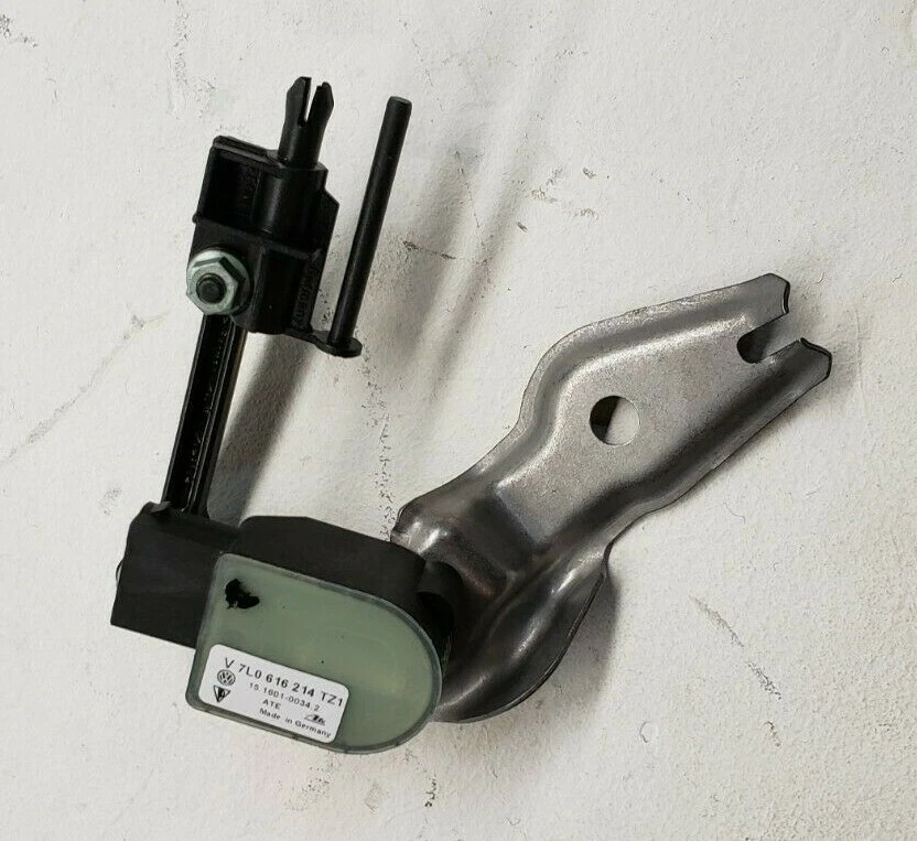 New OEM Headlight Level Sensor Range 2004-2015 Audi Q7 VW Touareg 7L0616... - $79.20